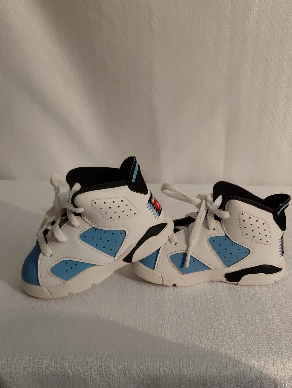 Jordan Toddler 5C Retro TD Sneakers in White and Light Blue Atheletic DV606-410